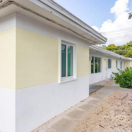 Large Stylish Studio Apartment In El Portal #3 Miami Esterno foto