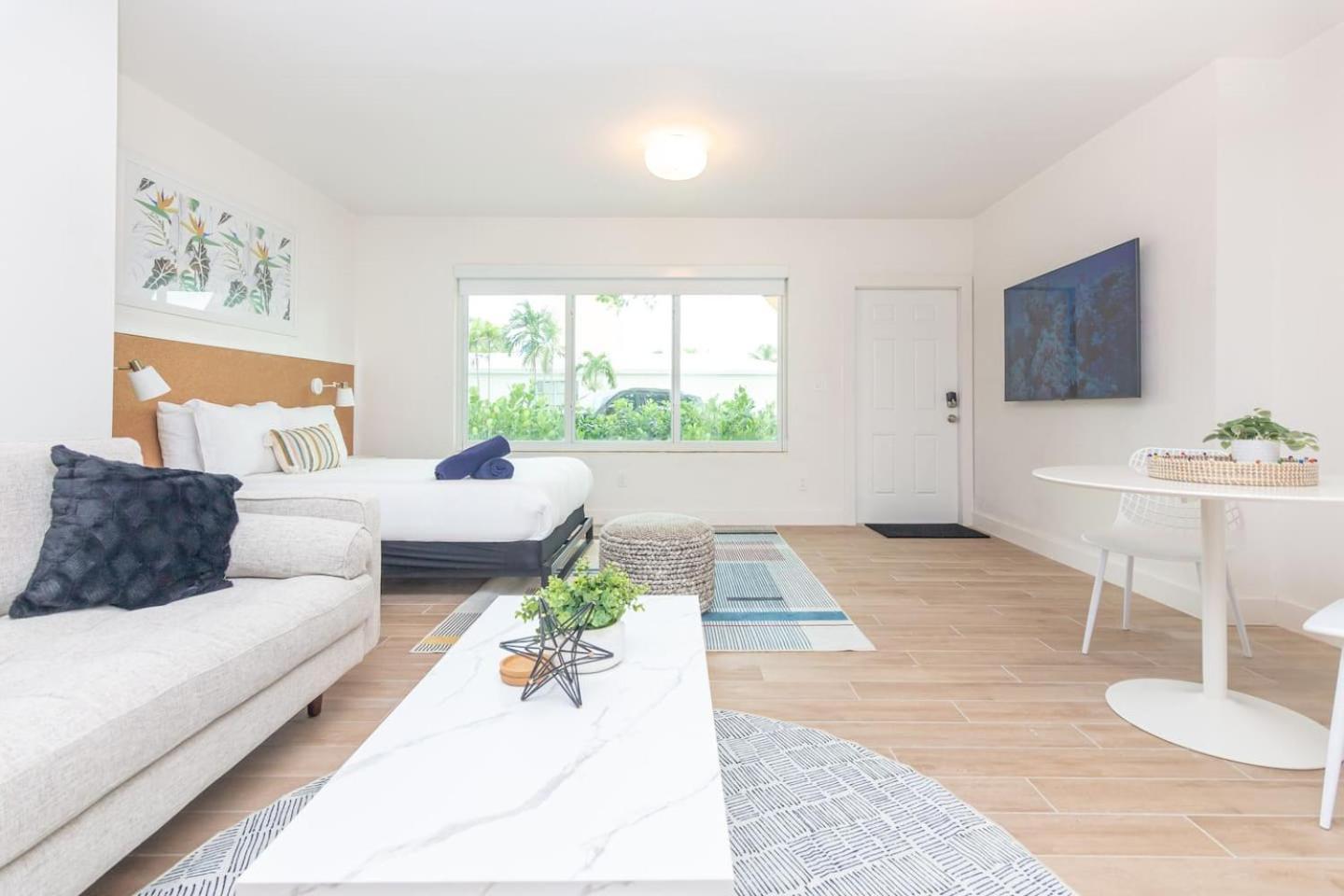 Large Stylish Studio Apartment In El Portal #3 Miami Esterno foto