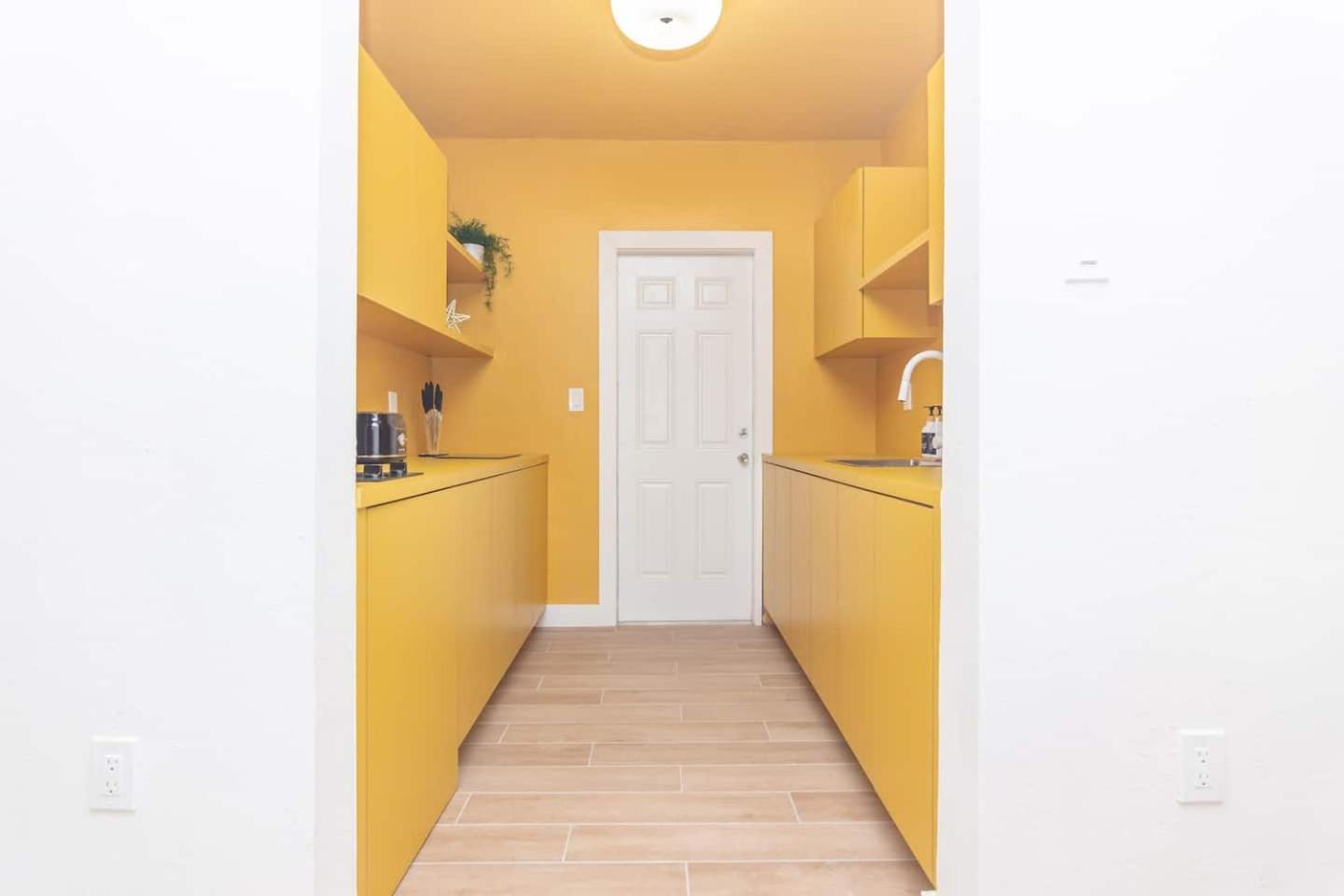 Large Stylish Studio Apartment In El Portal #3 Miami Esterno foto