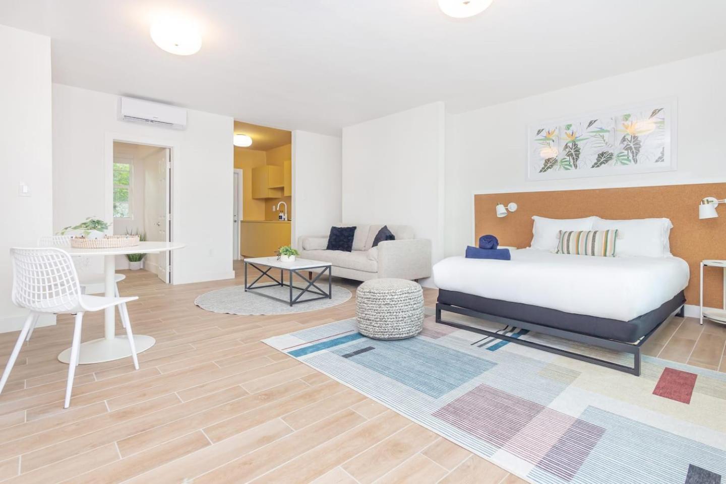 Large Stylish Studio Apartment In El Portal #3 Miami Esterno foto