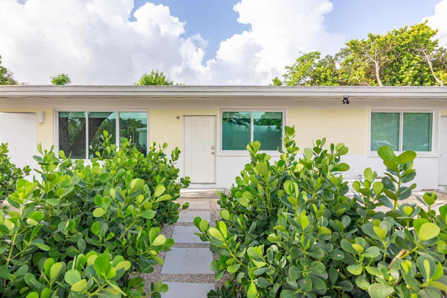 Large Stylish Studio Apartment In El Portal #3 Miami Esterno foto